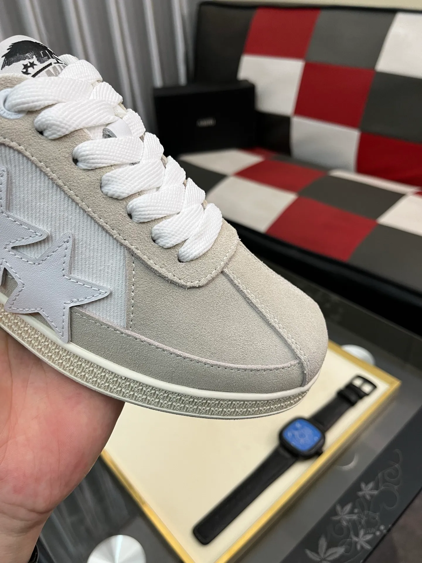 Men's shoes 💰420⌚️⌚️《AMIR*》New men's low-top casual sports sneakers bone shoes, another pair of irresistible bone shoes. Bone shoes are one of AMIRI's most popular items. They use first-layer cowhide uppers. The side bones are made of two cowhide laminations. They have a three-dimensional feel. The leather incisions are all oil-edged. Contrasting color design. Simple style. Fashionable sports. Customized metal LOGO nameplate to embellish shoelaces. Exclusive control of top version. Supports comparison. Breathable mesh lining Original rubber outsole A must-have item for daily leisure Suitable for various occasions Check it out if you are looking for high quality Super cool uppers Size: 38-445️⃣ Colors available